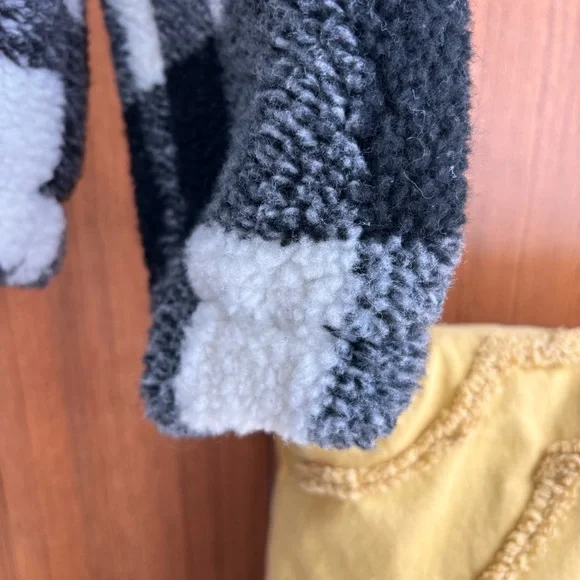 Urban Heritage Black White Buffalo Plaid Sherpa Fleece 1/4 Zip Pullover Size M - Picture 7 of 12